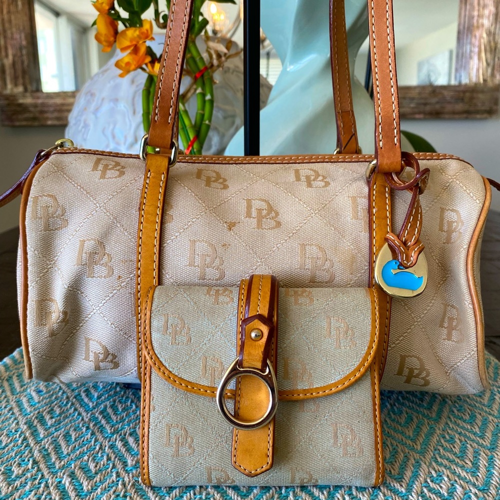 🌺Dooney & Bourke Signature Logo Purse & Wallet Set (Tan) w/Silver Hardware.